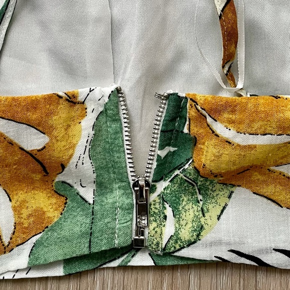 Dress Day Tropical Adjustable Cross Strap Crop Halter Top - Picture 4 of 6